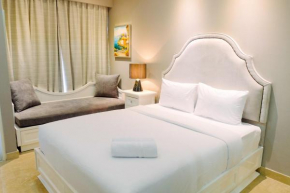 Elegant Studio Menteng Park Apartment By Travelio